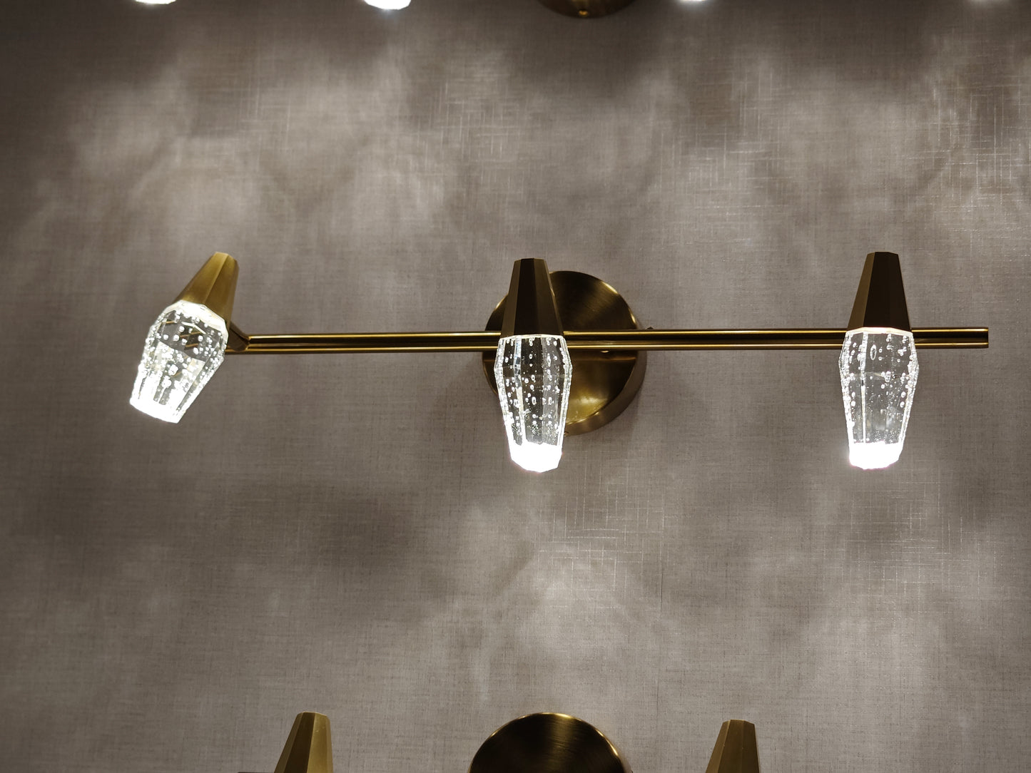 Innovate Mirror Light