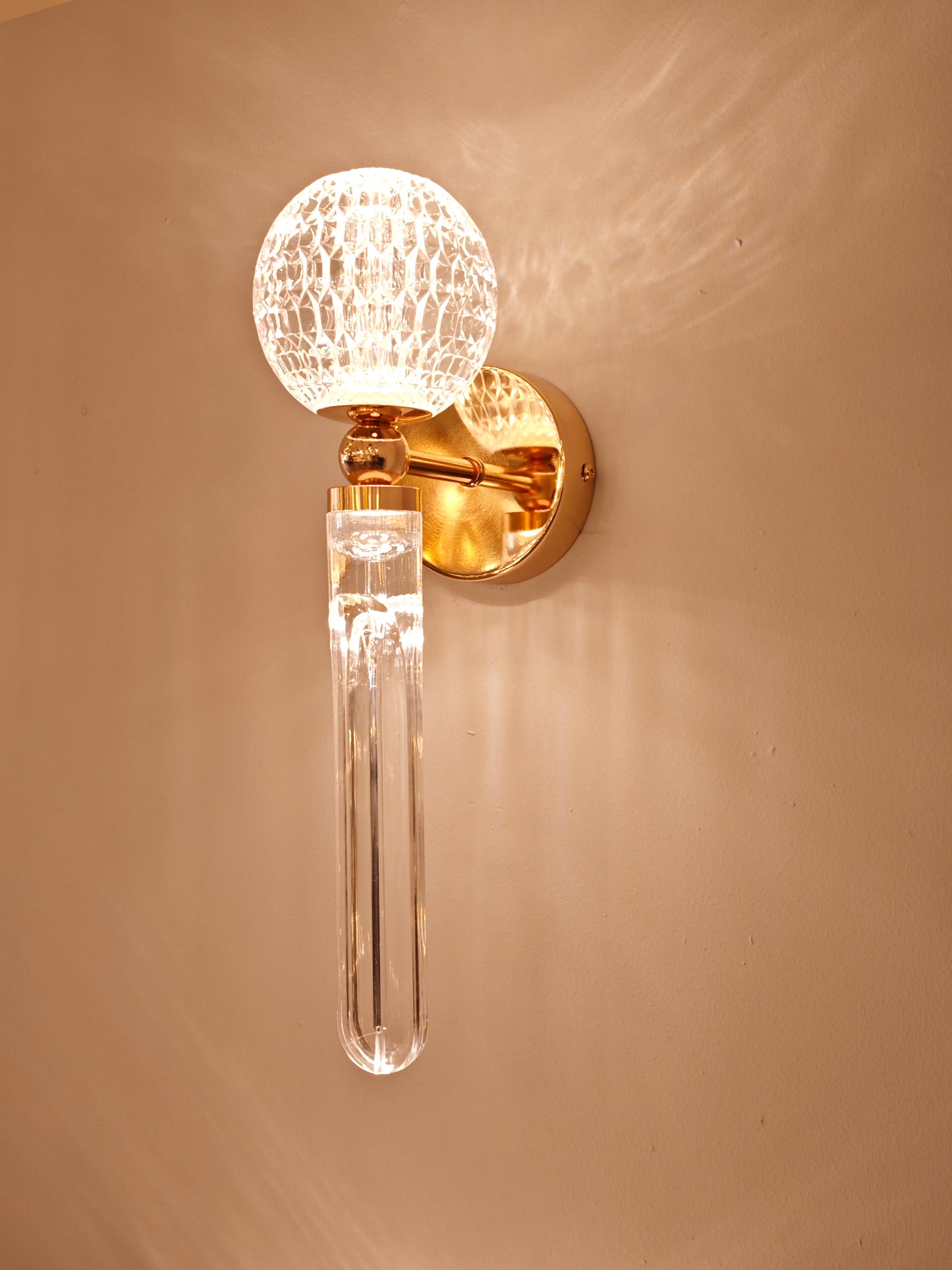 Delta Wall Lamp