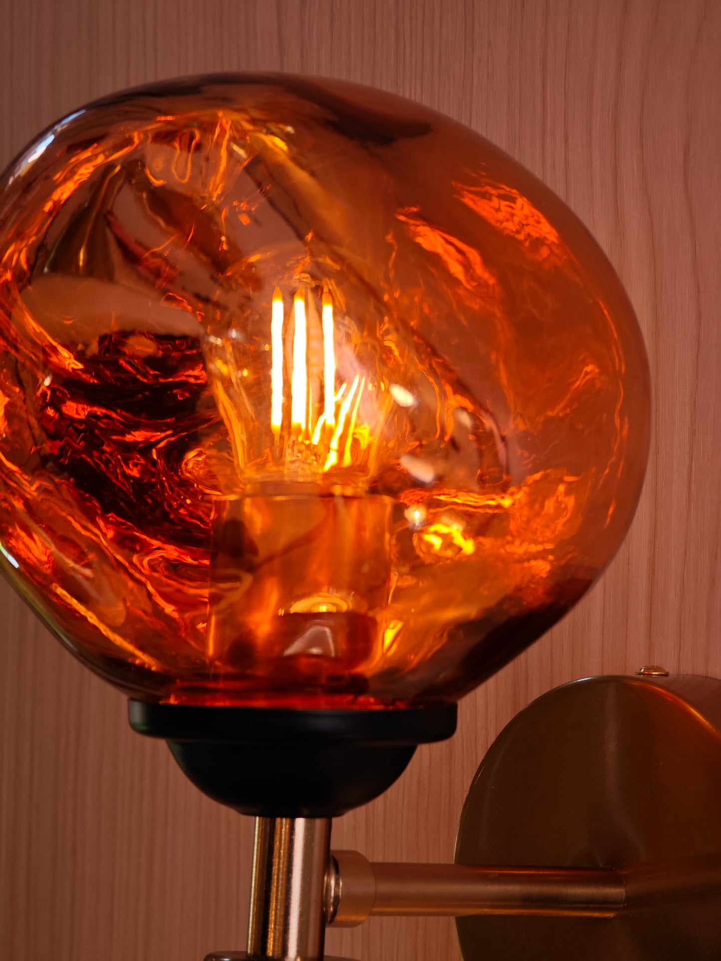 Manifest Wall Lamp