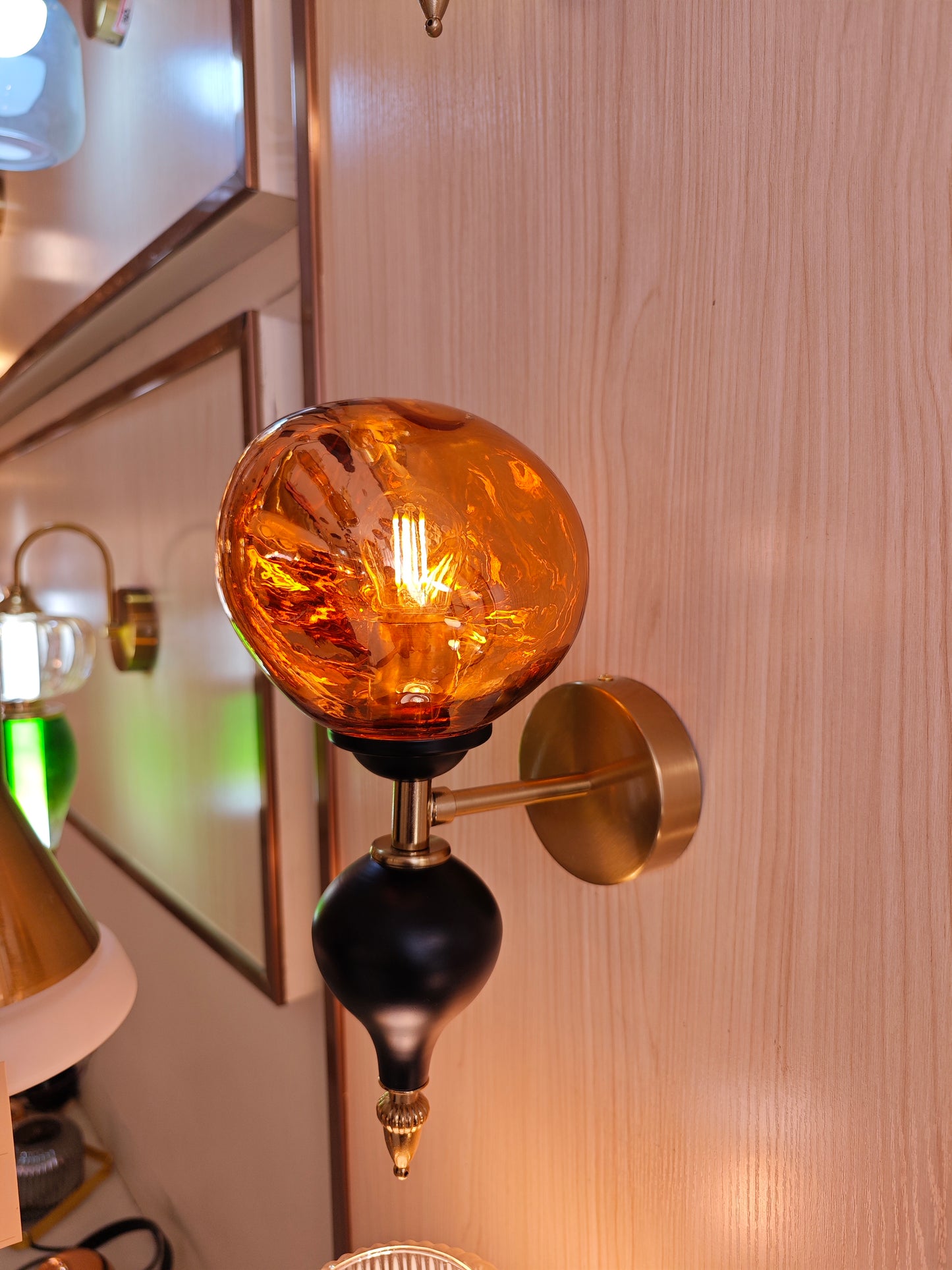 Manifest Wall Lamp