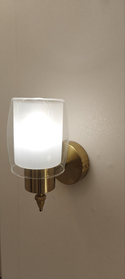 Ample Wall Lamp