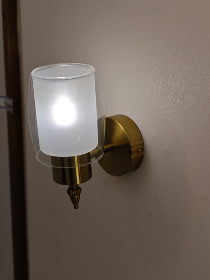 Ample Wall Lamp