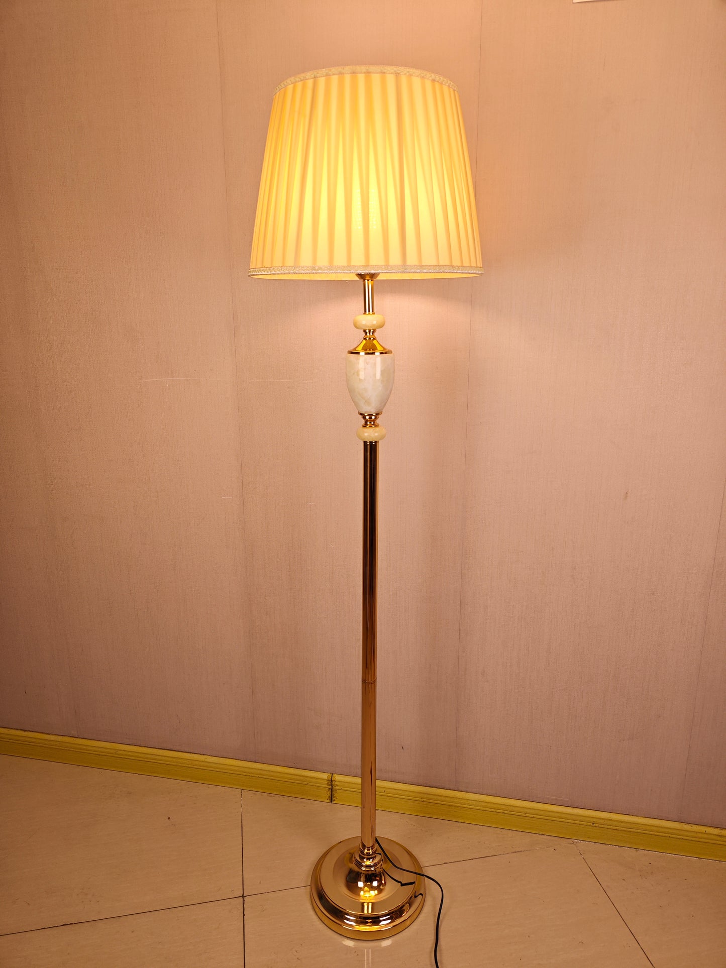 Grand Floor Lamp