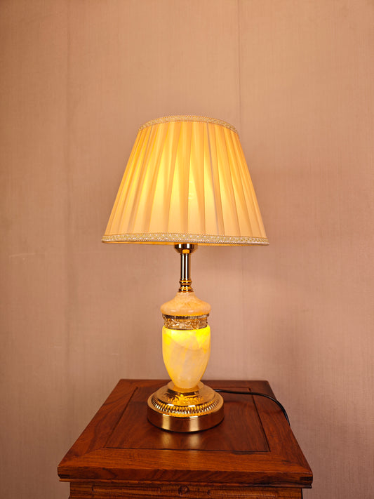 Grandeur Table Lamp