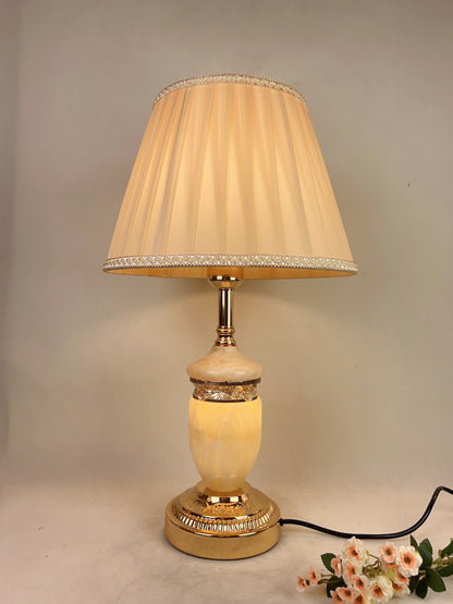 Grandeur Table Lamp