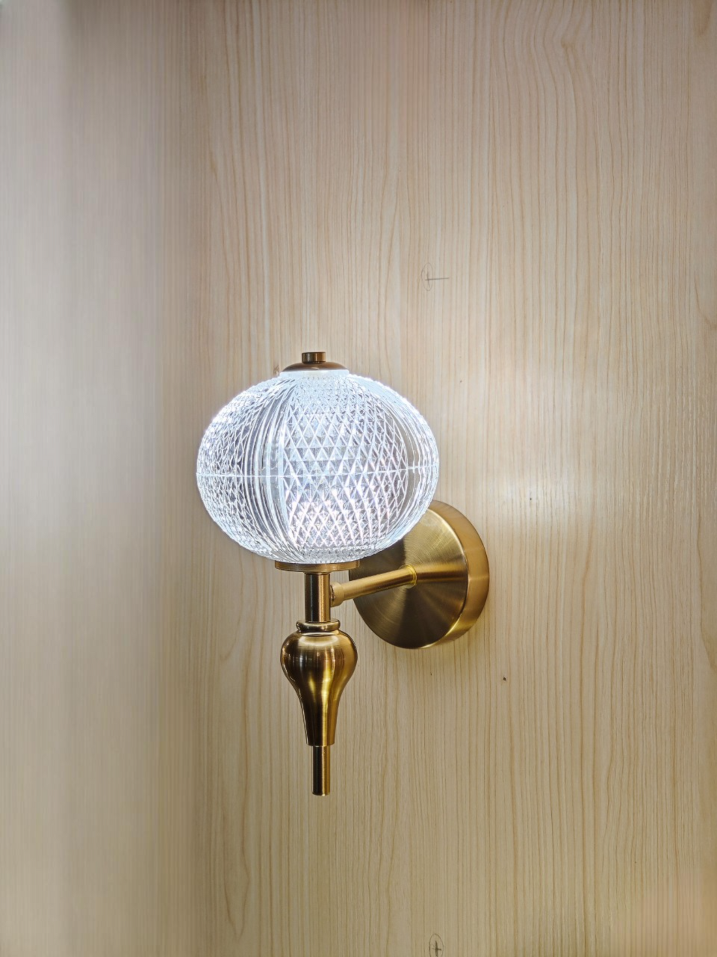 Maverick Wall Lamp